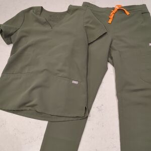 Figs Olive Green Scrub Set. XS top, Small Pants